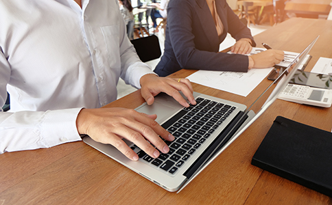 如何申請二類醫(yī)療器械經(jīng)營許可證？