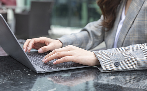 廣播節(jié)目經(jīng)營(yíng)許可證