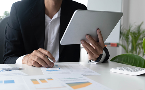 企業(yè)代理記賬收費：標(biāo)準(zhǔn)、模式與選擇指...