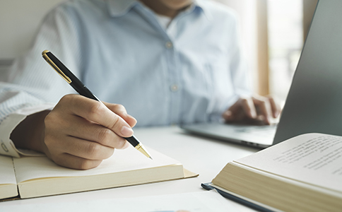 財務公司收費標準是多少？